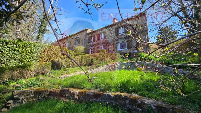 Maison - 214 m² - 8 pièces