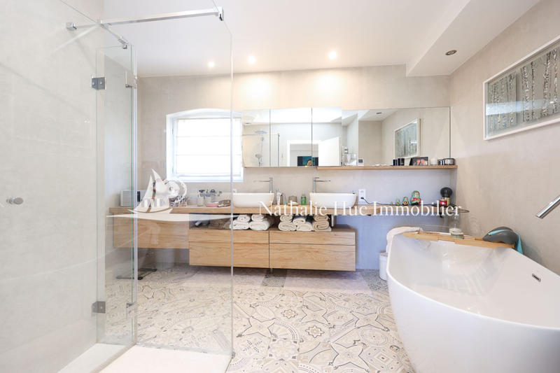 Mas - 250 m² - 5 pièces