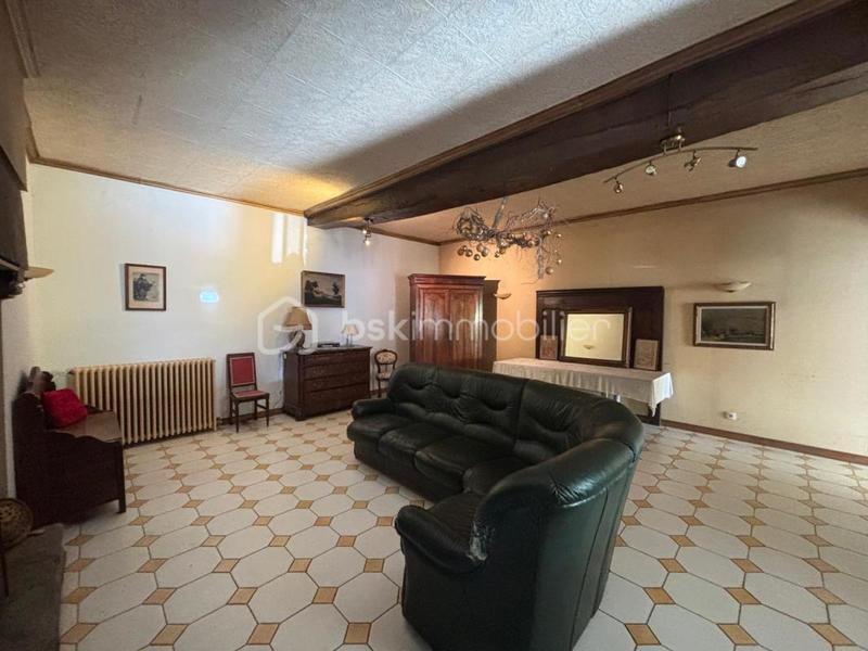 Demeure - 234 m² - 8 pièces