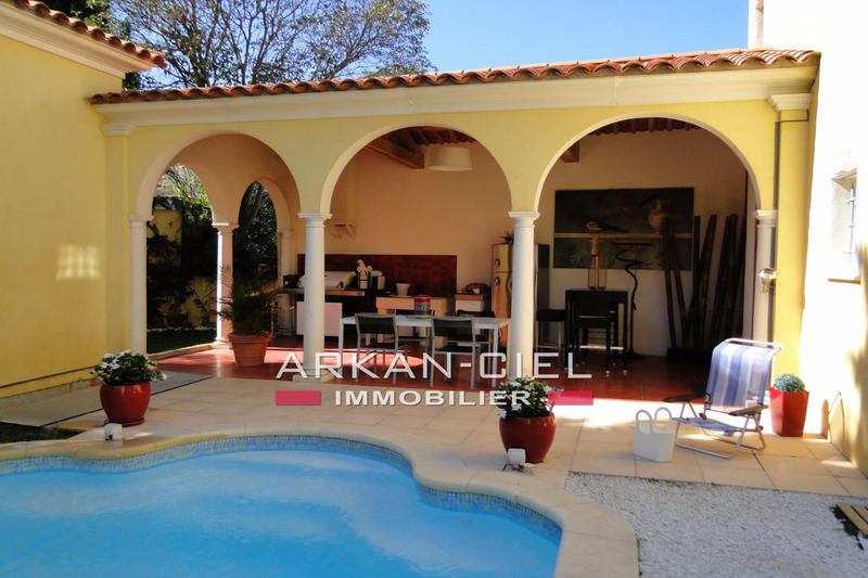 Villa - 700 m² - 7 pièces