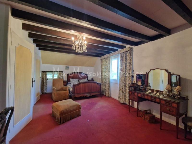 Propriété - 417 m² - 11 pièces