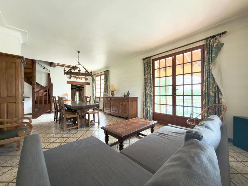 Propriété - 145 m² - 7 pièces