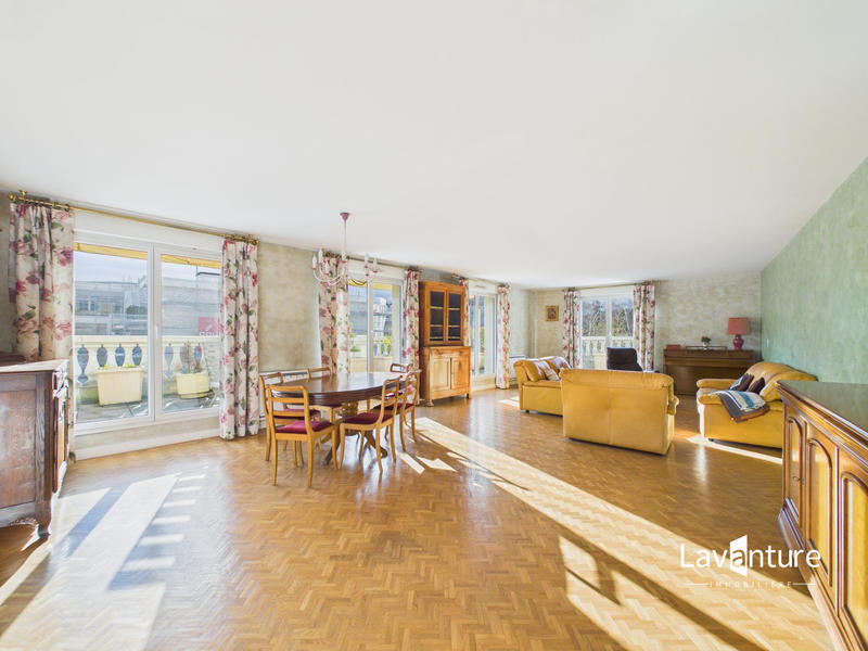 Appartement - 156 m² - 7 pièces