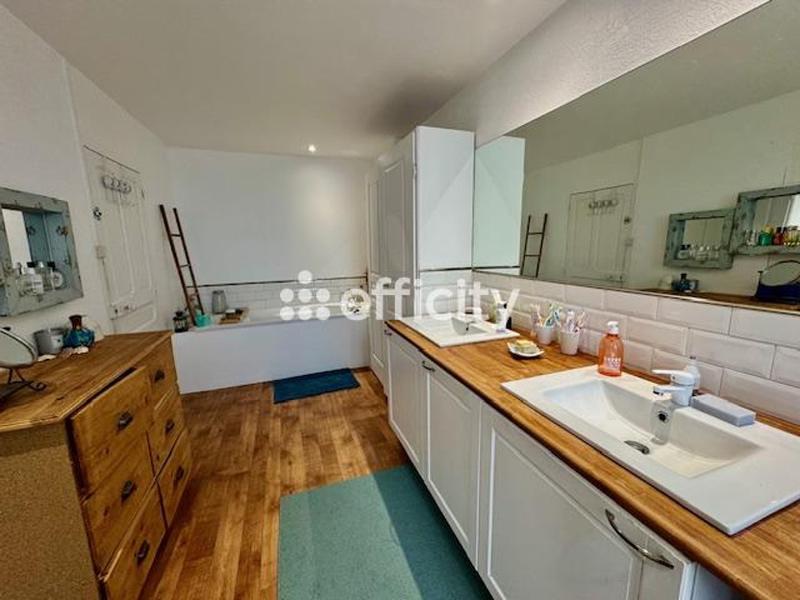 Maison - 250 m² - 8 pièces