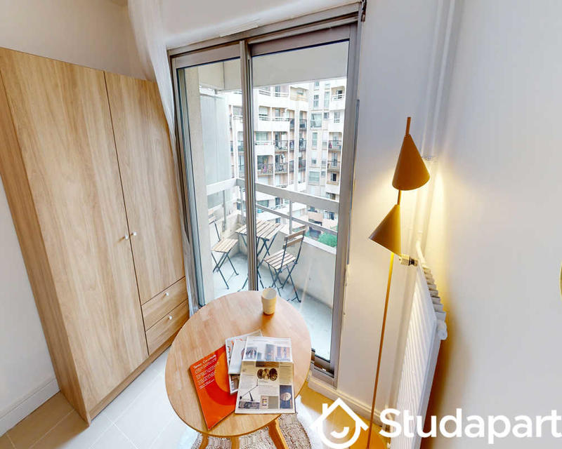 Chambre - 70 m² - 1 pièce