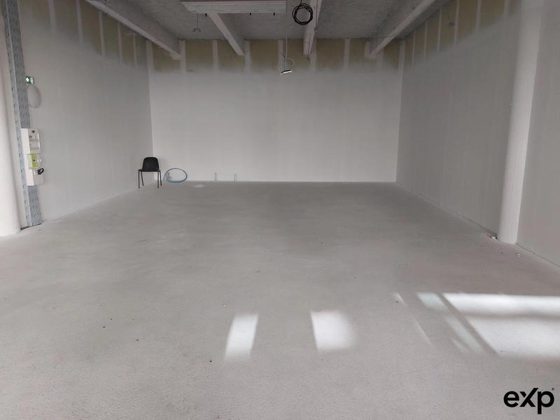 Fonds de commerce - Magasins - 124 m²