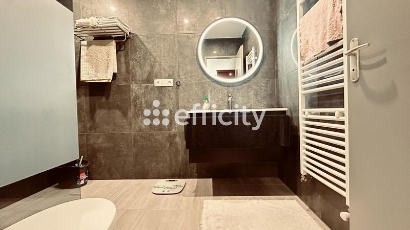 Maison - 105 m² - 5 pièces