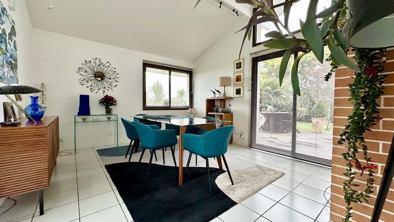 Maison d'architecte - 240 m² - 9 pièces