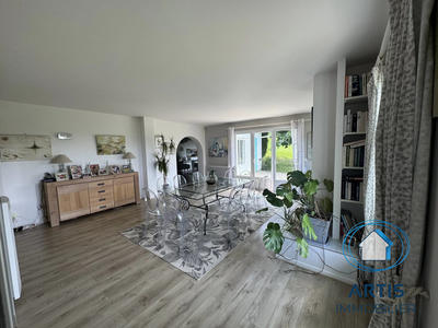 Maison - 163 m² - 6 pièces