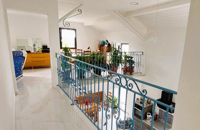 Demeure - 210 m² - 6 pièces