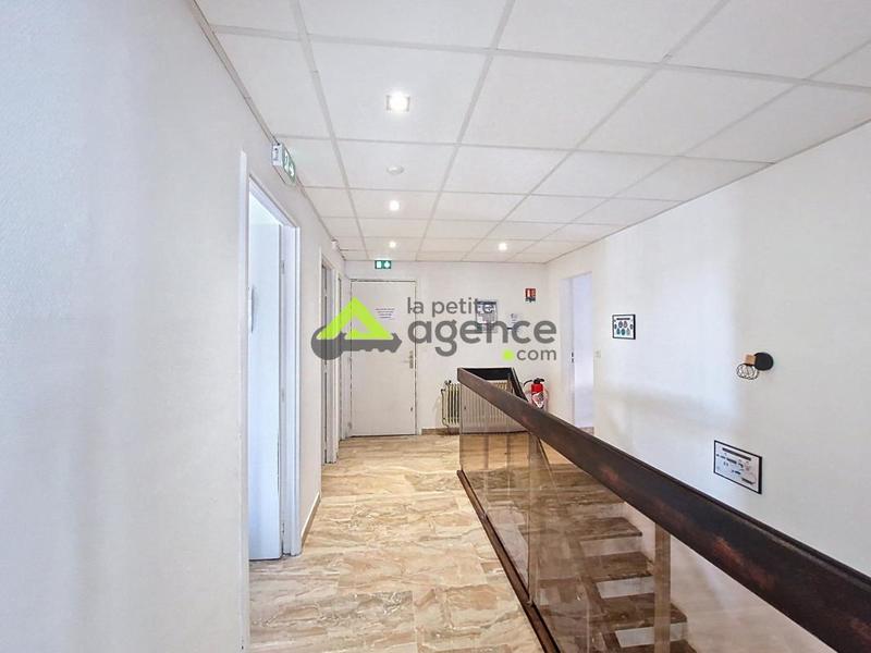 Local commercial - 240 m²