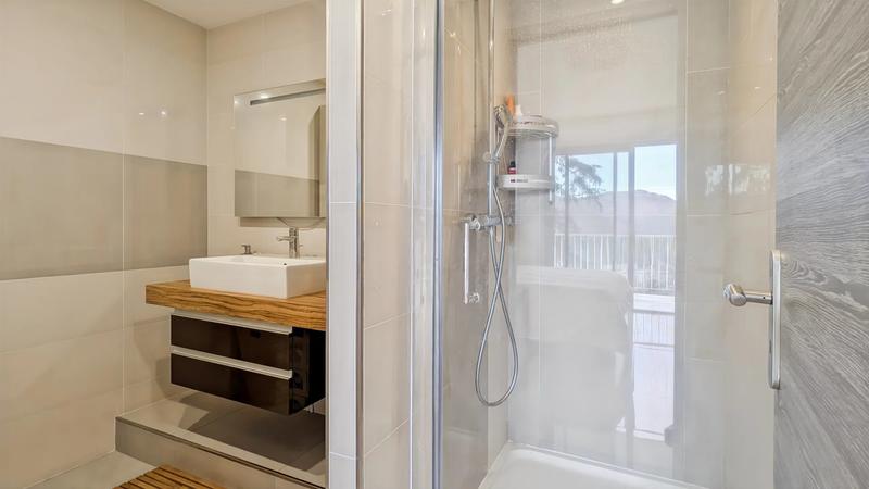 Appartement - 100 m² - 4 pièces