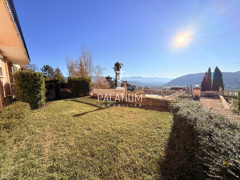 Maison - 230 m² - 7 pièces