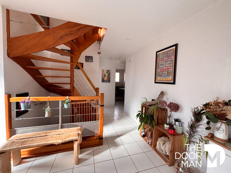 Maison - 185 m² - 8 pièces