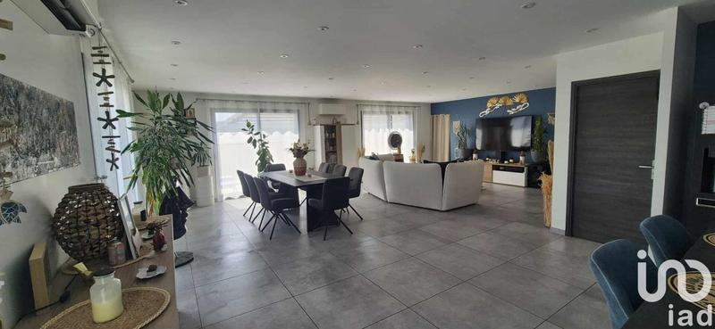 Maison - 238 m² - 8 pièces