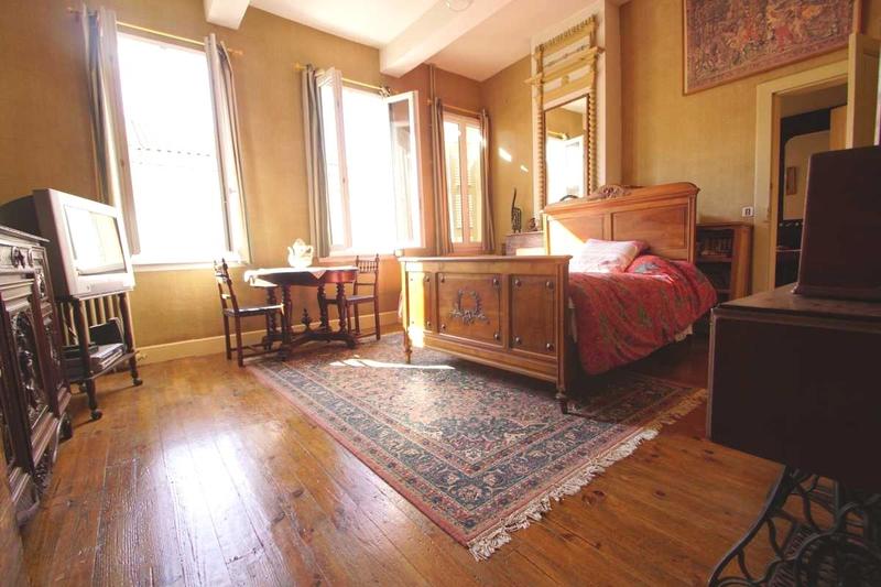 Viager - Maison de ville - 209 m² - 7 pièces