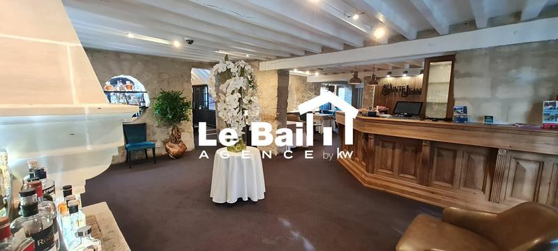 Magasins - 700 m² - 15 pièces