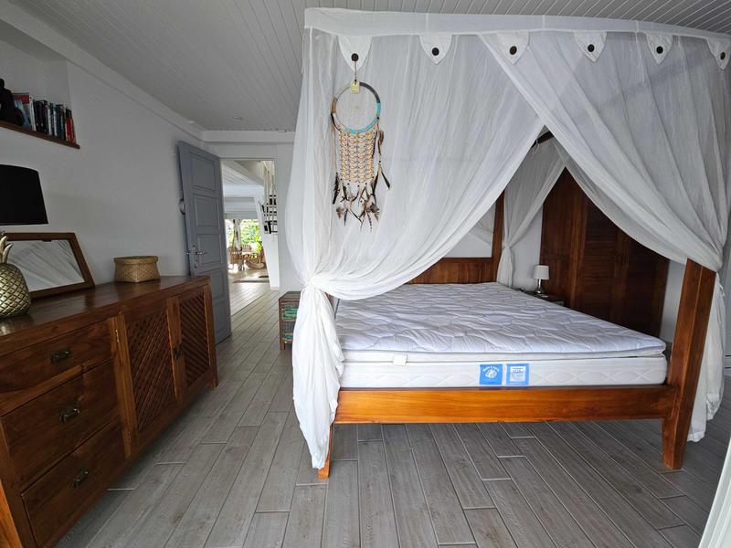 Maison - 225 m² - 8 pièces