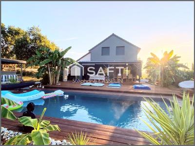 Maison - 162 m² - 9 pièces