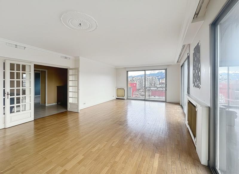 Appartement - 122 m² - 5 pièces