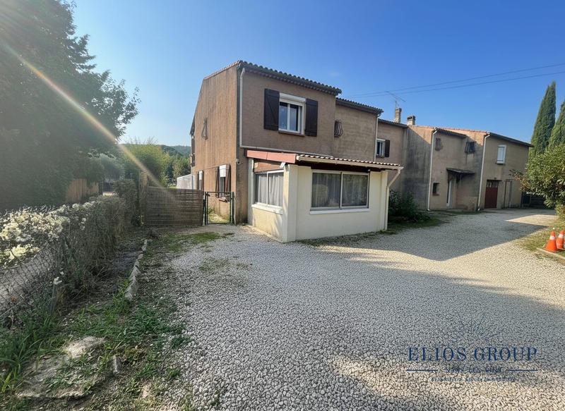 Maison - 204 m² - 9 pièces