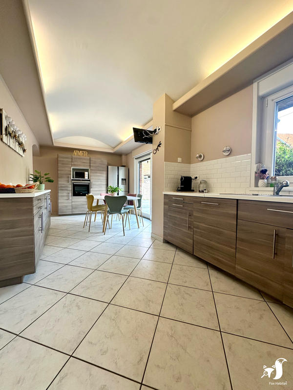 Maison - 210 m² - 6 pièces