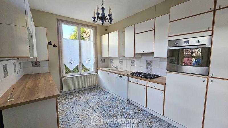 Maison - 165 m² - 8 pièces