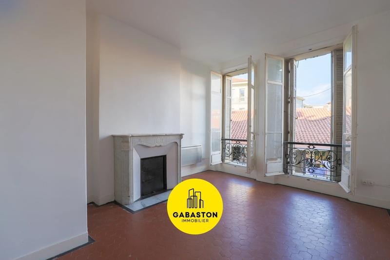 Appartement - 93 m² - 5 pièces