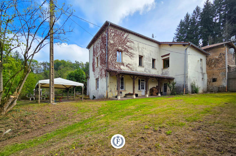 Maison - 224 m² - 8 pièces