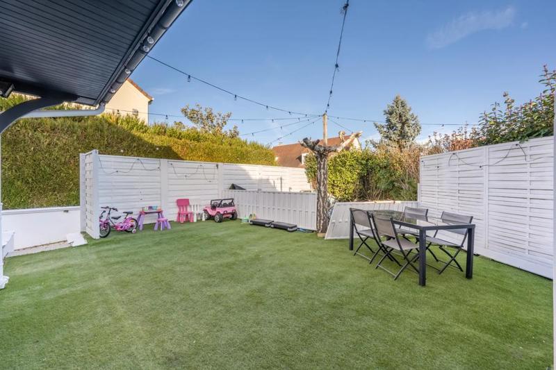 Maison - 158 m² - 10 pièces