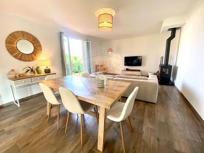 Maison - 96 m² - 5 pièces