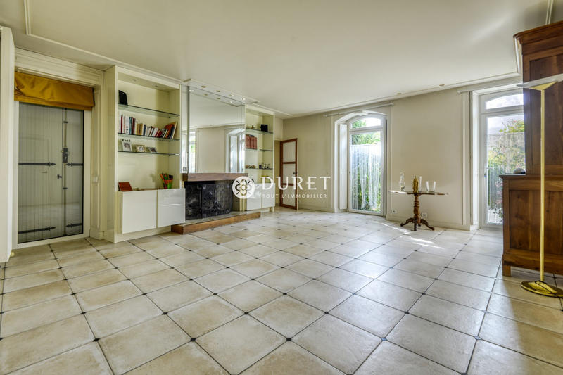 Maison - 258 m² - 14 pièces