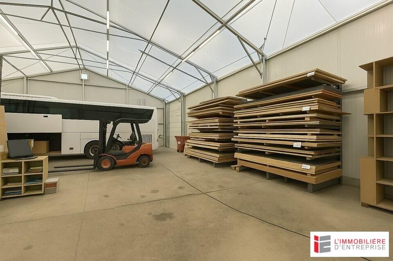 Local d'activité / Entrepôt - 1 400 m²