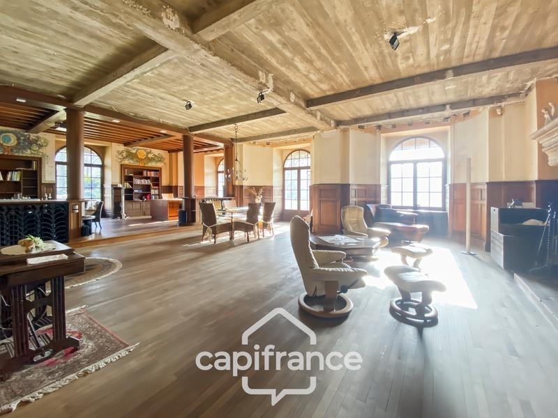 Maison - 318 m² - 8 pièces