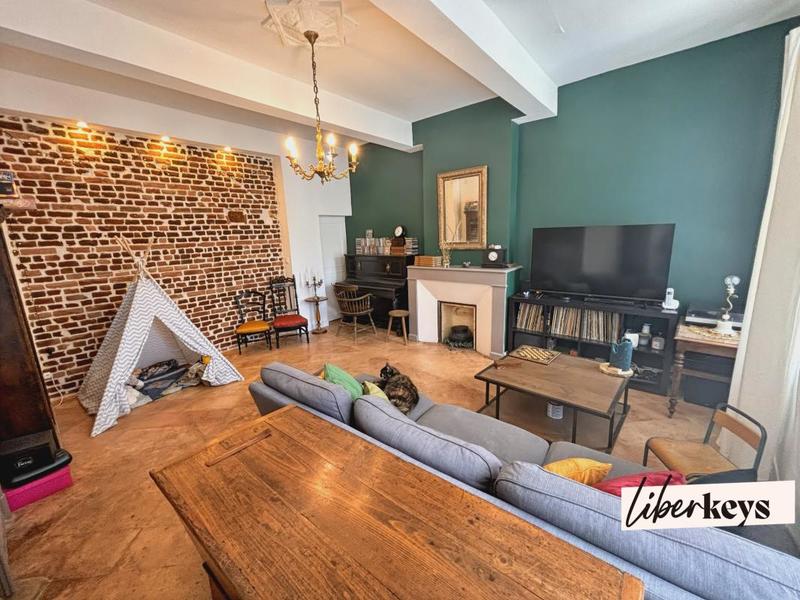 Maison - 238 m² - 6 pièces