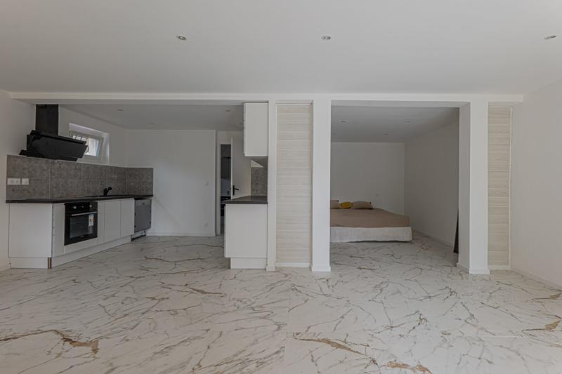 Maison - 241 m² - 8 pièces