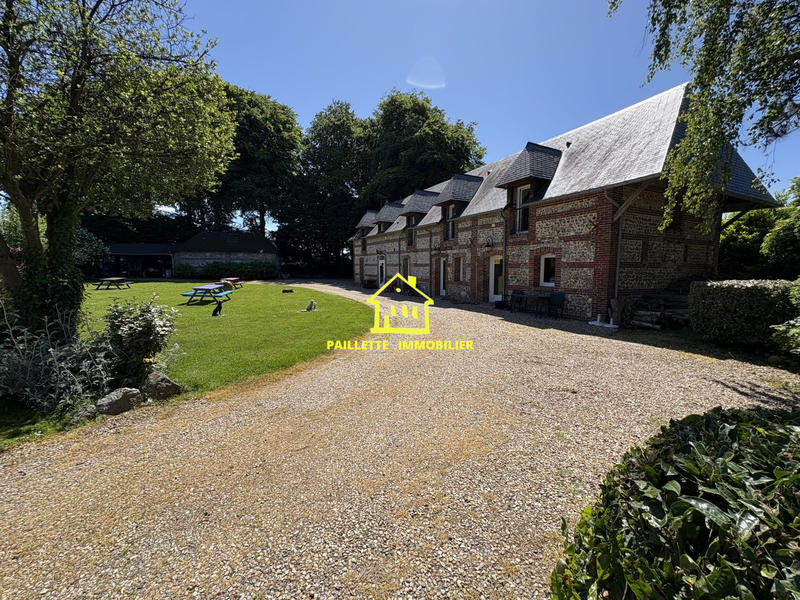 Maison ancienne - 325 m² - 8 pièces