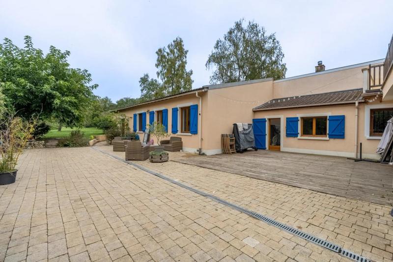 Maison - 260 m² - 12 pièces