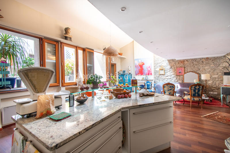 Appartement - 273 m² - 8 pièces