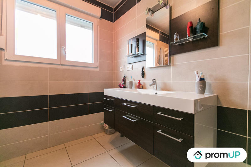 Maison contemporaine - 314 m² - 9 pièces