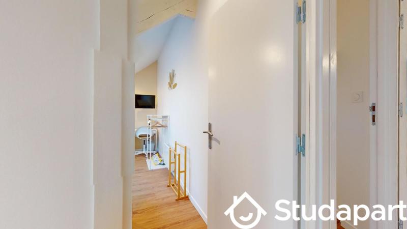 Chambre - 9 m² - 1 pièce