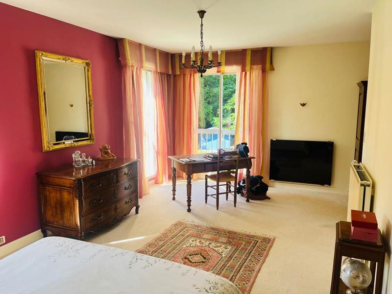 Maison - 359 m² - 11 pièces