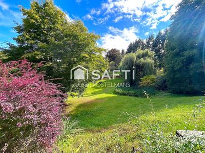 Propriété - 203 m² - 9 pièces