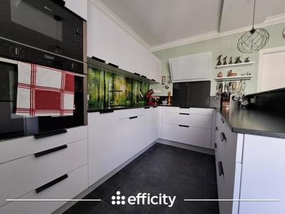 Maison - 192 m² - 9 pièces