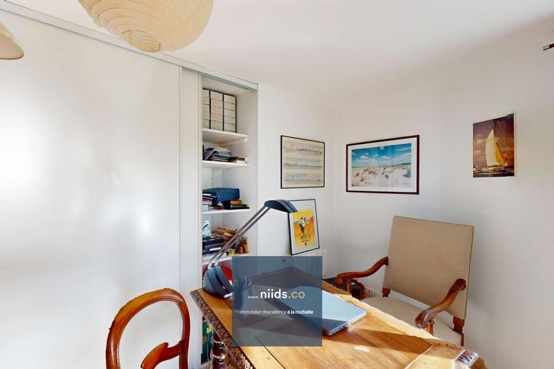 Maison - 214 m² - 7 pièces