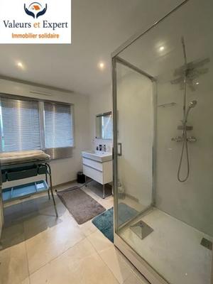 Maison traditionnelle - 190 m² - 7 pièces