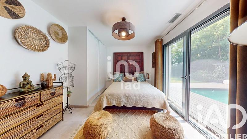 Maison - 200 m² - 7 pièces