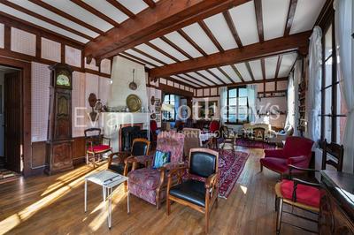 Maison - 321 m² - 14 pièces