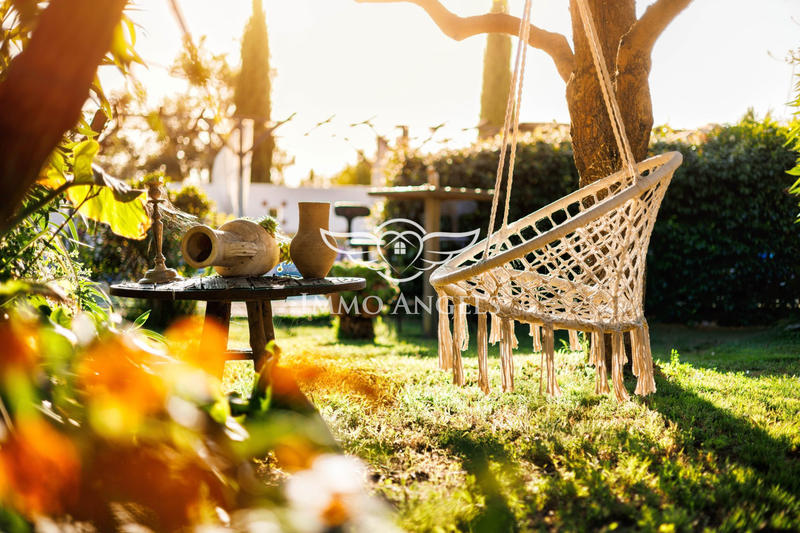 Mas - 575 m² - 21 pièces