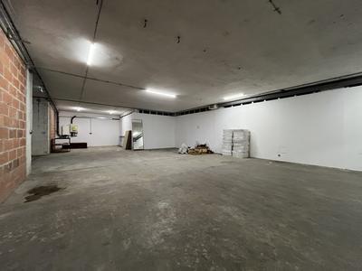 Local d'activités - 330 m² - 1 pièce